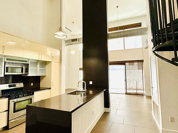 3rd image of 1700 Sawtelle Blvd APT 102