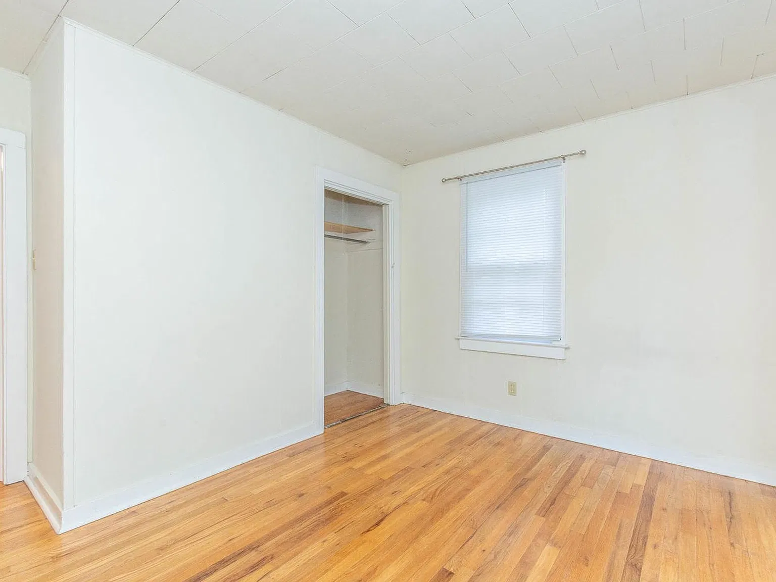3 Bed House Available for 2027! — Photo 3