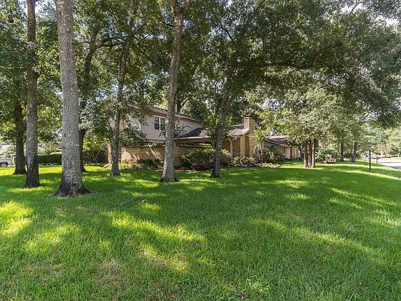 3rd image of 4130 Rolling Green Dr