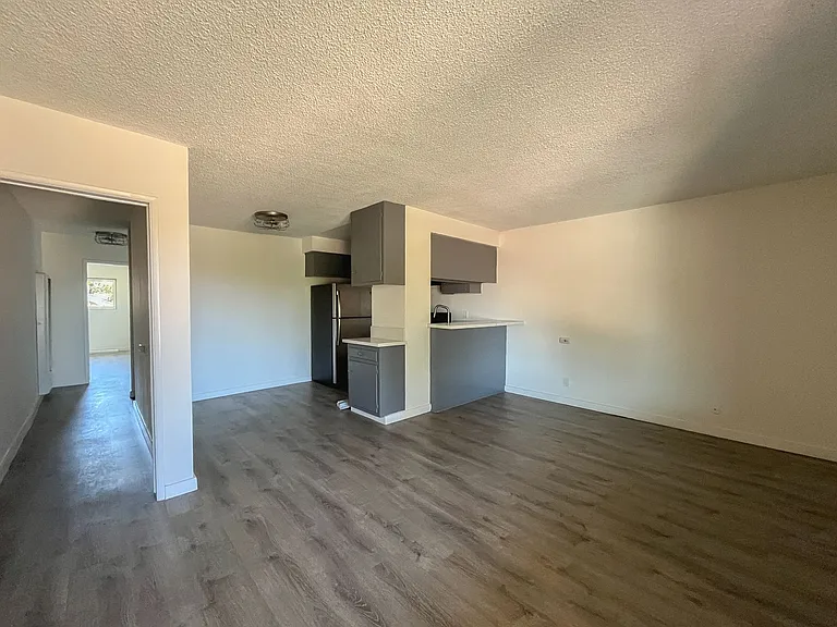 12128 Ramona Ave — Photo 41