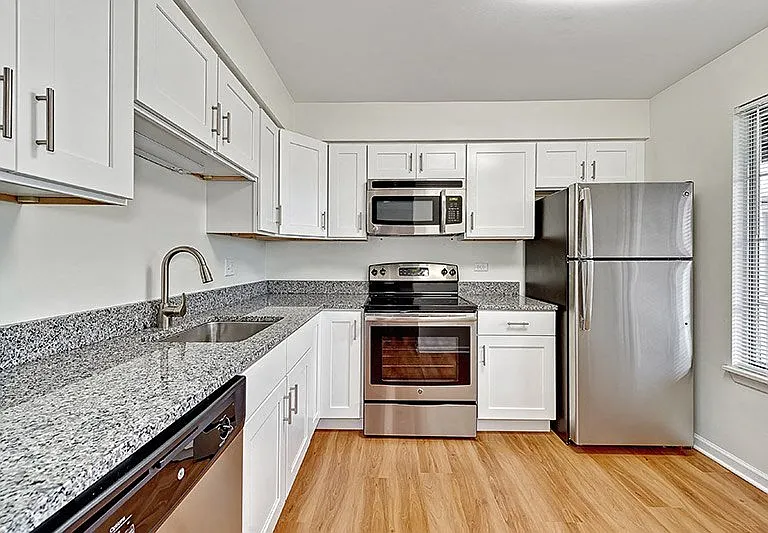 Savannah Trace Apartments — Photo 18