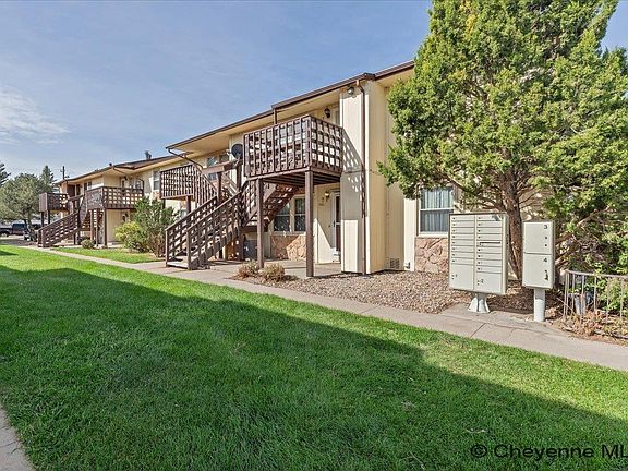 3rd image of 1522 Trent Ct #B105