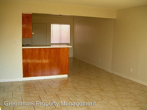 2nd image of 520 28th St APT G
