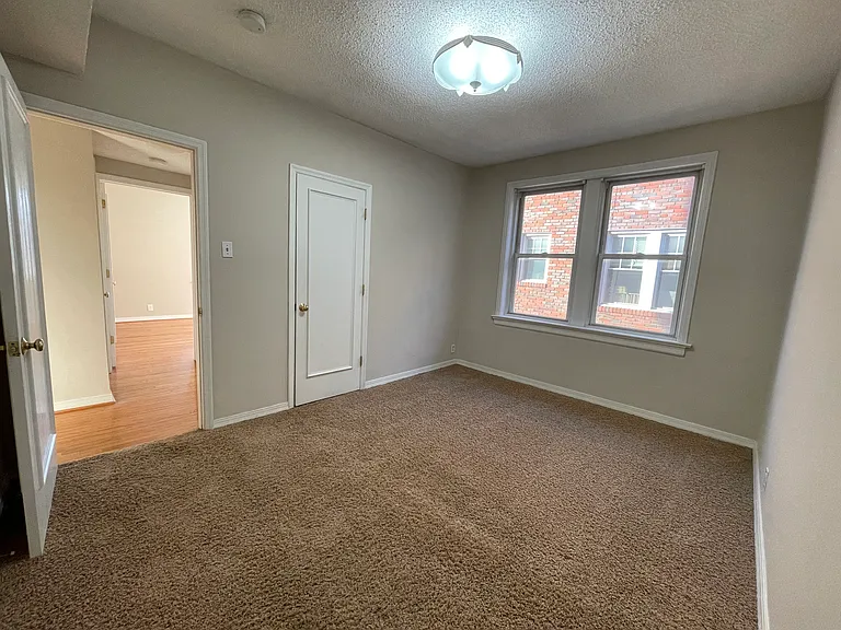 907 S Hanley Rd #7 — Photo 8