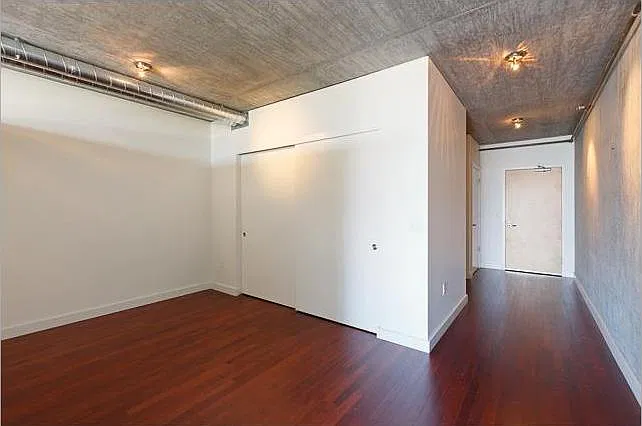 1926 W Burnside St #308 — Photo 3