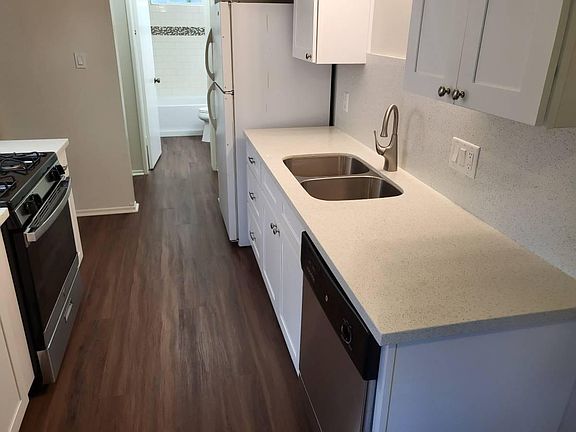 3rd image of 10939 Del Norte St #109