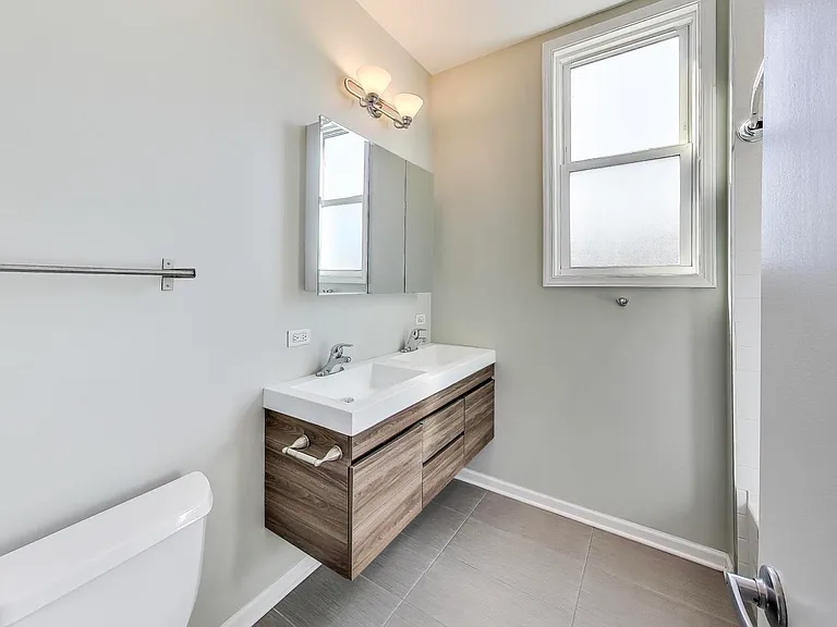 2733 N Mozart St #3 — Photo 16