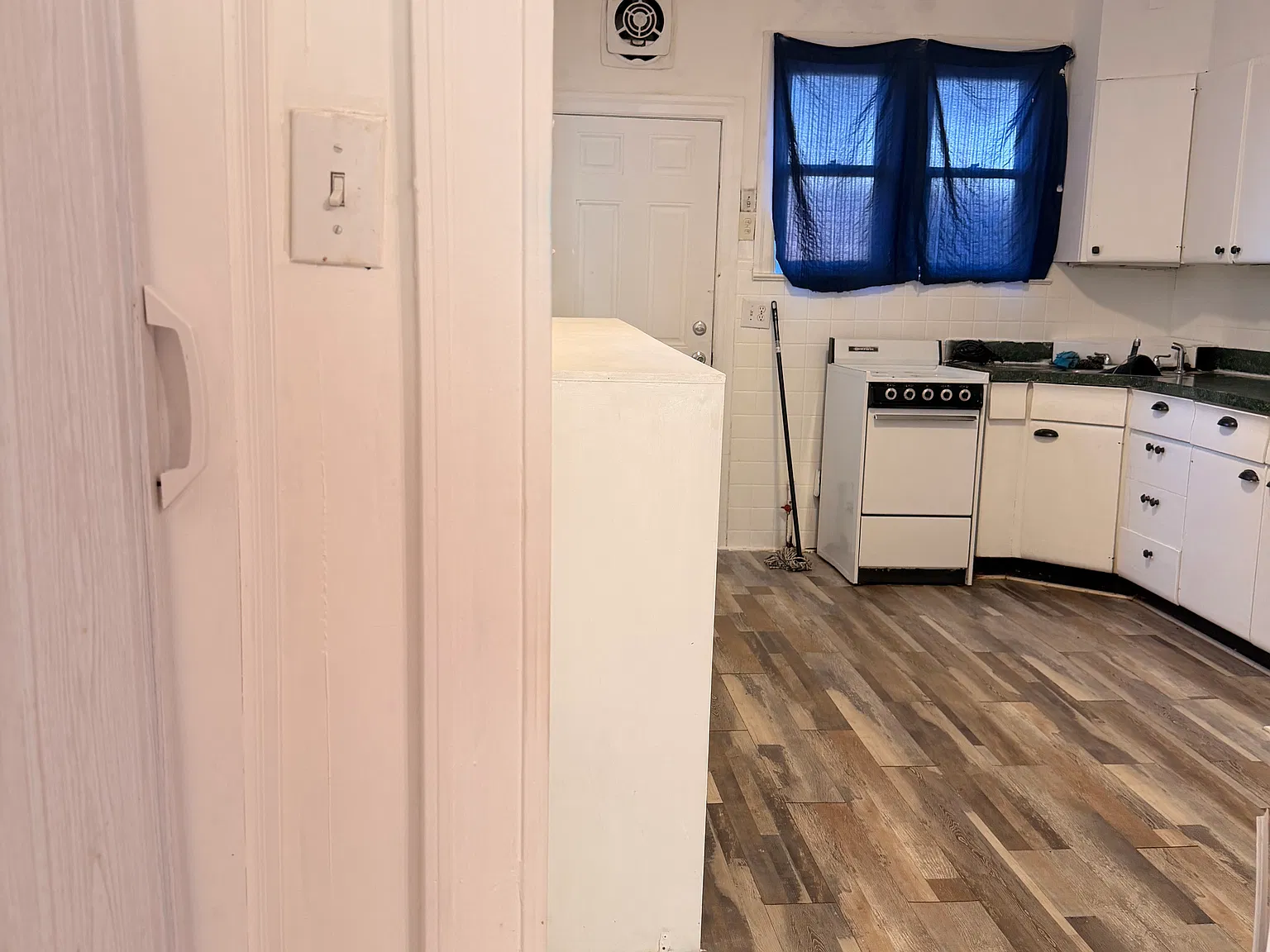 3 bed, 1140 sqft, $2,000 — Photo 4