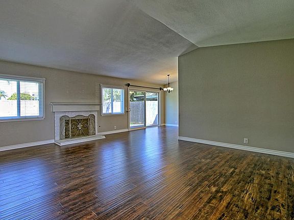 2nd image of 2241 Mariposa Dr