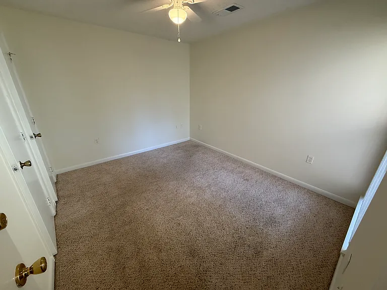 Lake Park Co-living Rooms — Photo 57