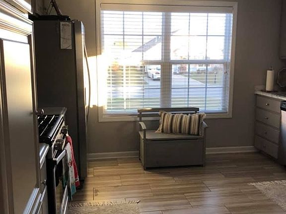 4th image of 213 Jasmine Cir