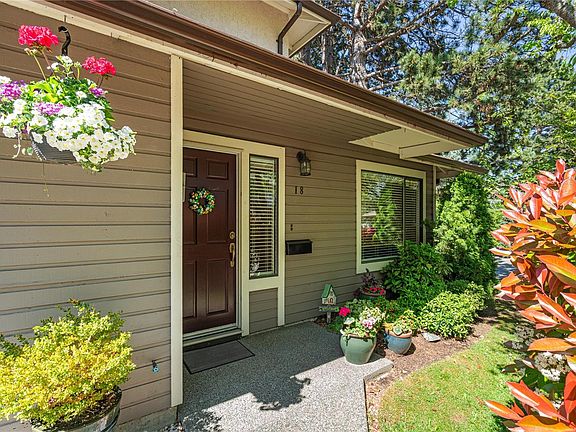 2nd image of 1309 McKenzie Ave #18