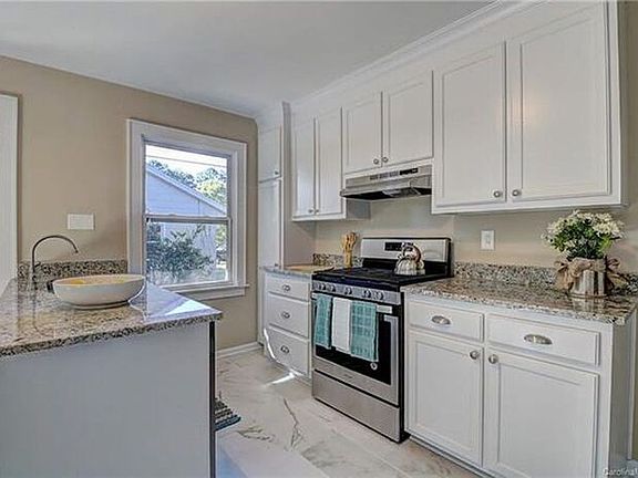 2nd image of 804 Dogwood Dr