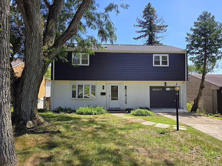 2429 Rose Garden Rd — Photo 1
