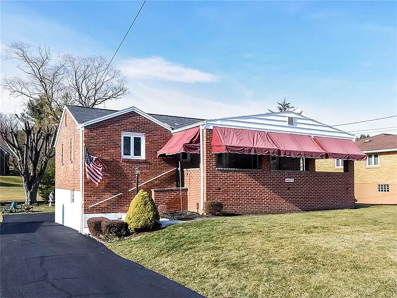 6075 Pleasant St photo 1