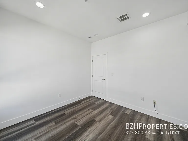 6006-6002 Klump Ave — Photo 59