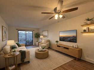 2416 31st St APT 2R, Astoria, NY 11102