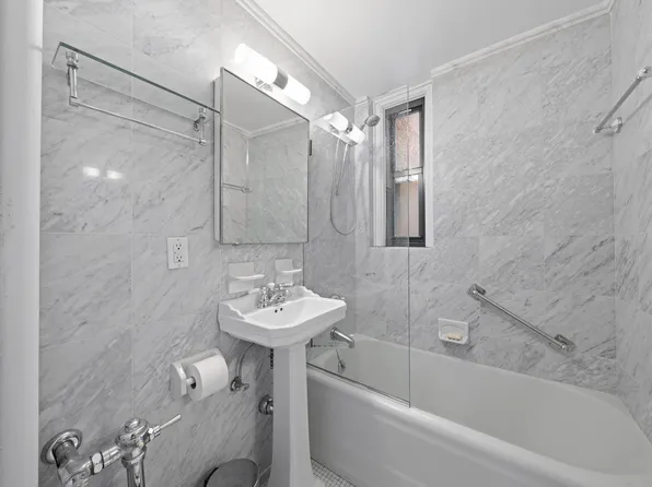 10 Mitchell Place image 6 of 18