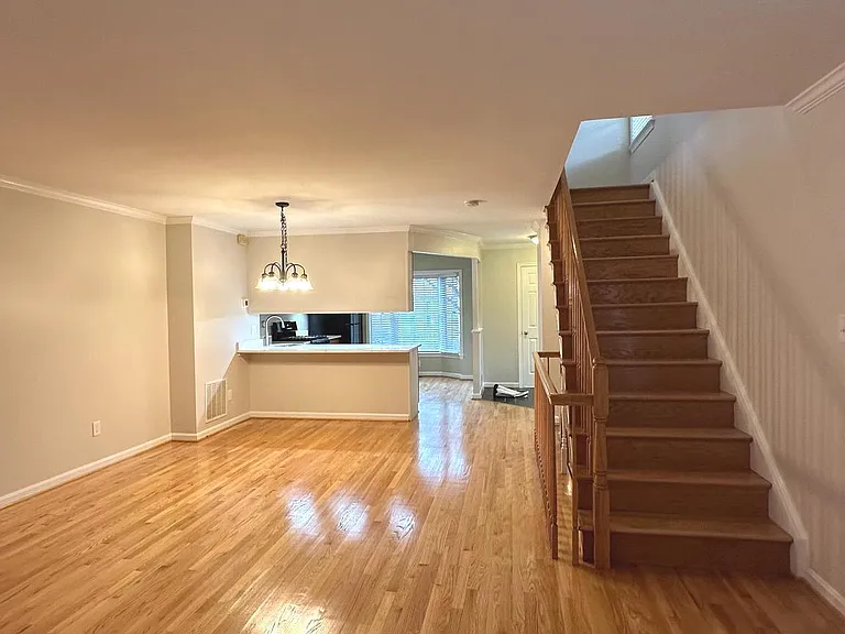 2120 N Tazewell Ct — Photo 14