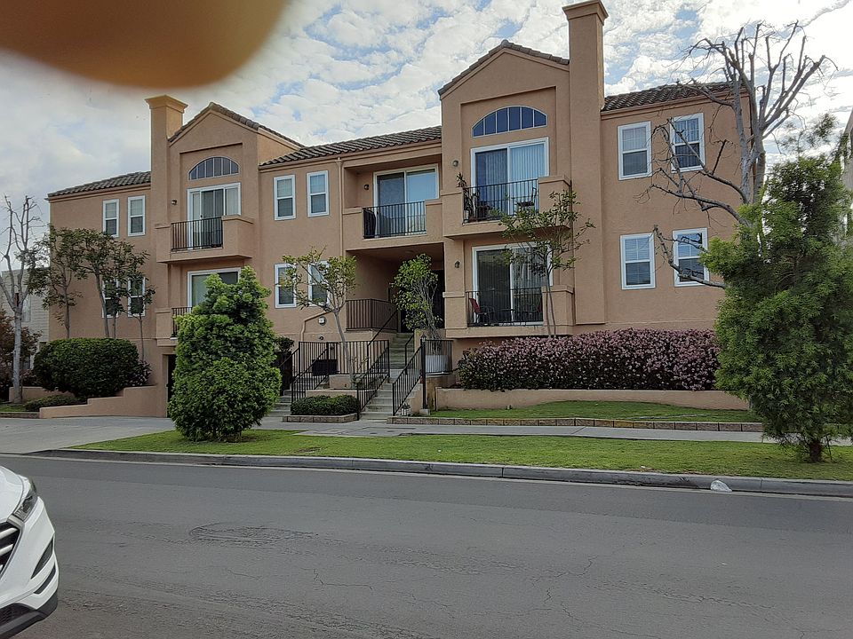 Bagley Ave Apartment