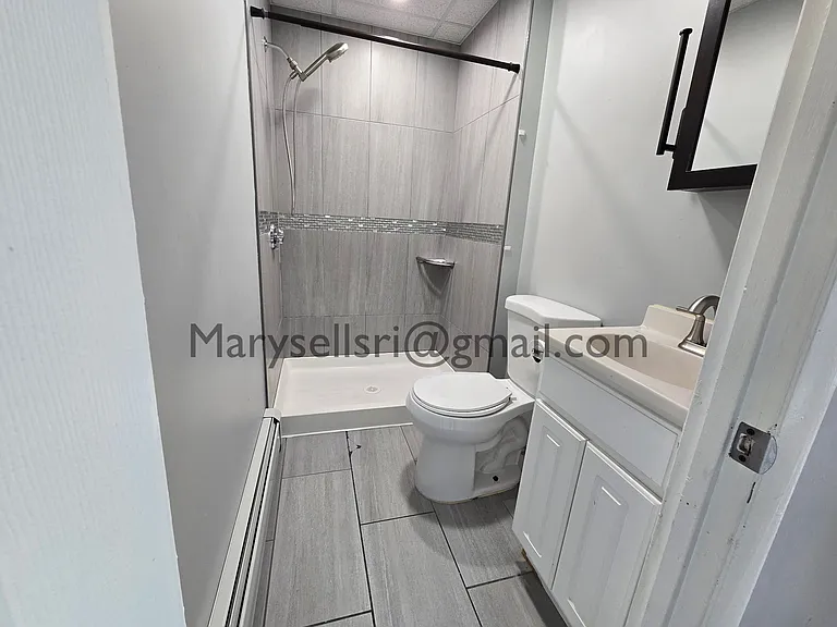 991 Lonsdale Ave #2F — Photo 1