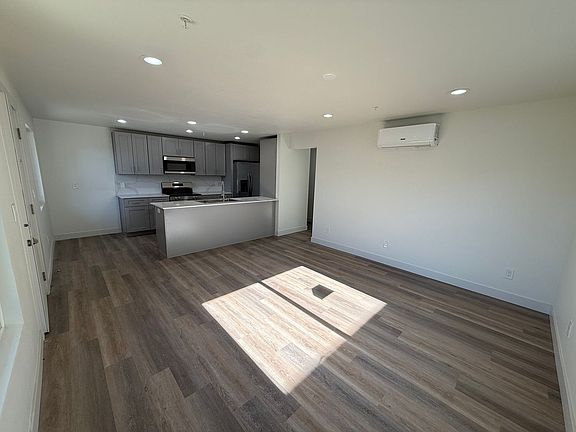 3rd image of 1565 Carlin St #4