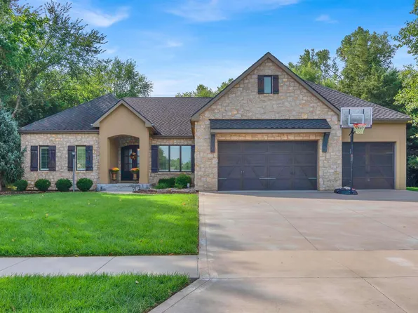 5919 SW 43rd Ct, Topeka, KS 66610