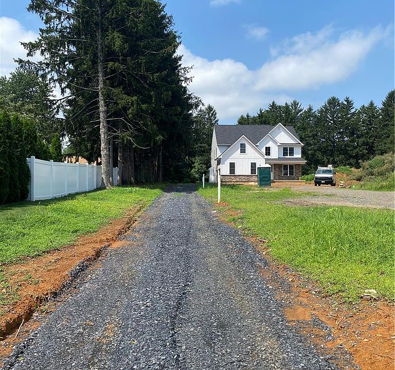 2nd image of 1551 Kelchner Rd