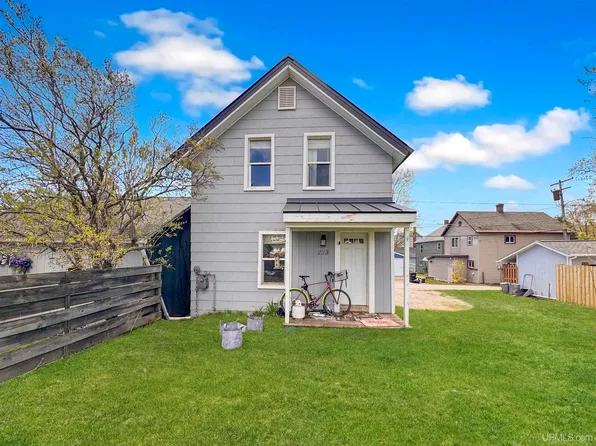 223 W Clark St, Negaunee, MI 49866
