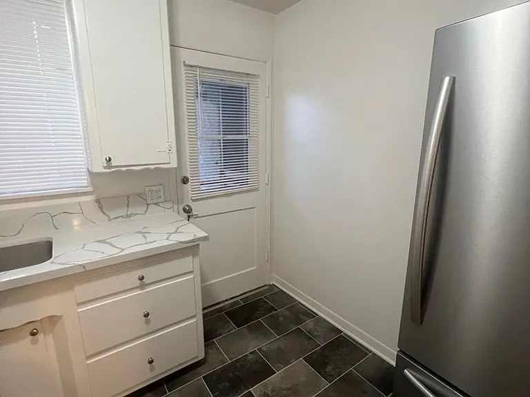 8366 Sargent Ave — Photo 20