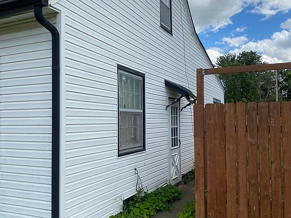 5th image of 2422 Knight Ave