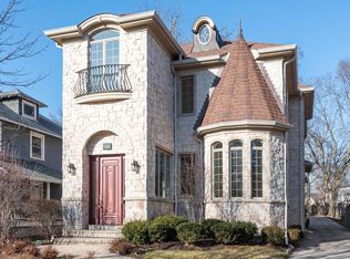 893 Elm St, Winnetka, IL 60093