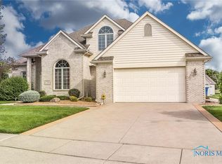 1129 Cardinal Bay Dr, Oregon, OH 43616