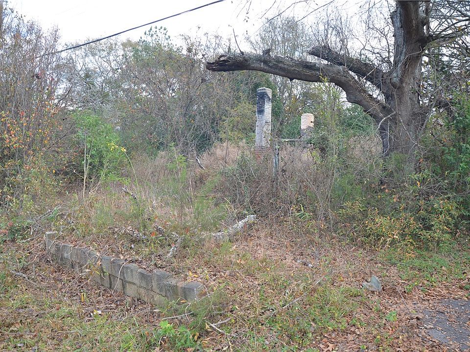 1st image of 306 Oak Dr