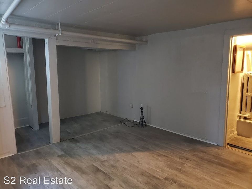 2nd image of 2033-35 S 17th St