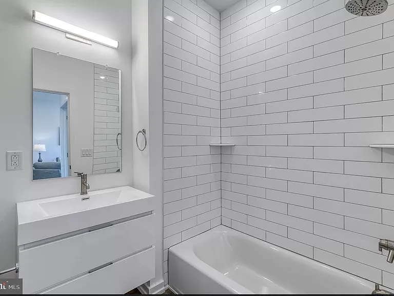 2616 West Girard Ave - 204 — Photo 9
