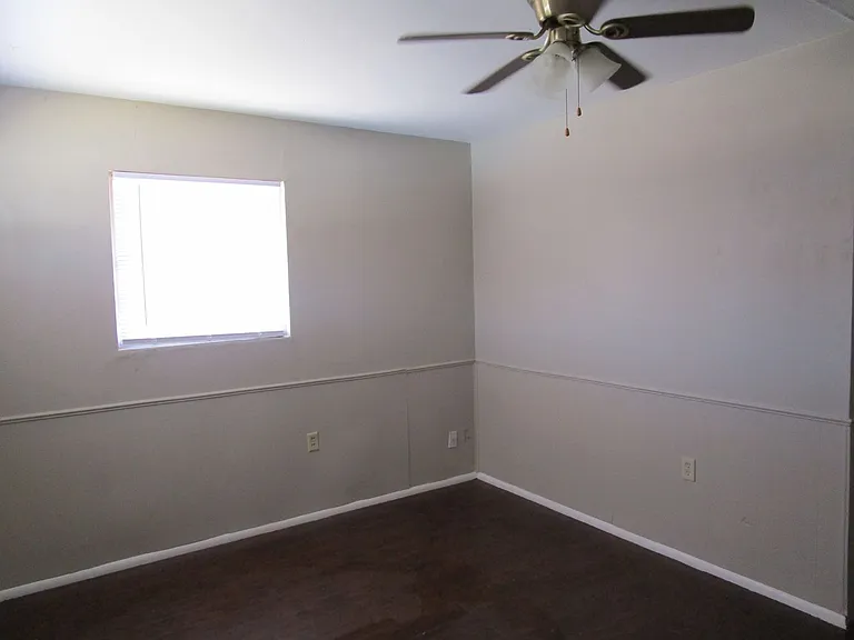 305 E Oklahoma Ave — Photo 4