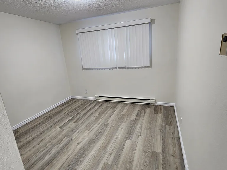 4001 Enemark Cres — Photo 20