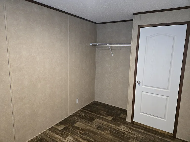 132 Gregory Dr — Photo 7
