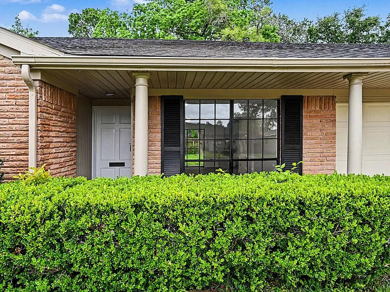 7607 Grape St — Photo 3