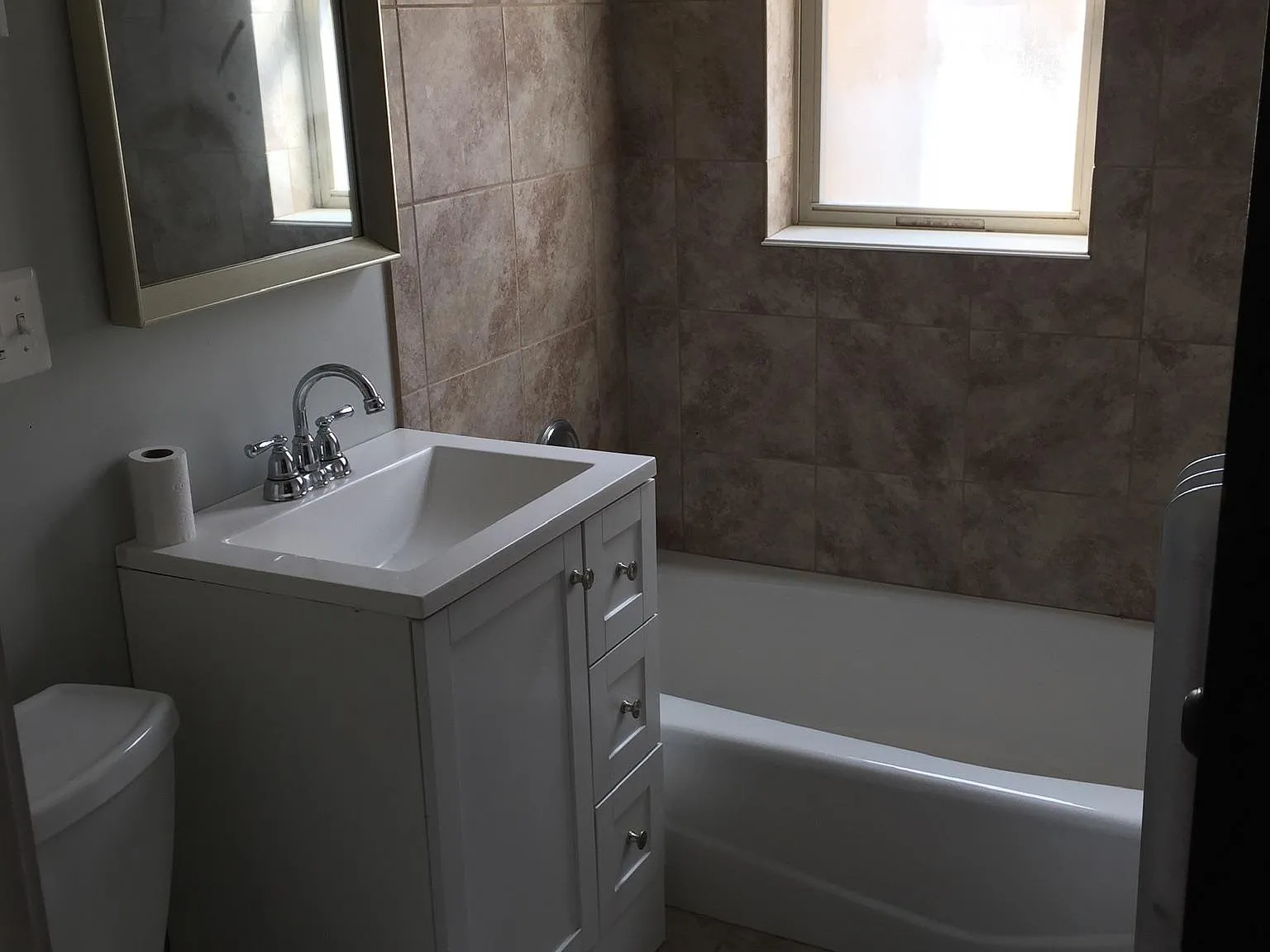 2 bed, 850 sqft, $1,800 — Photo 4