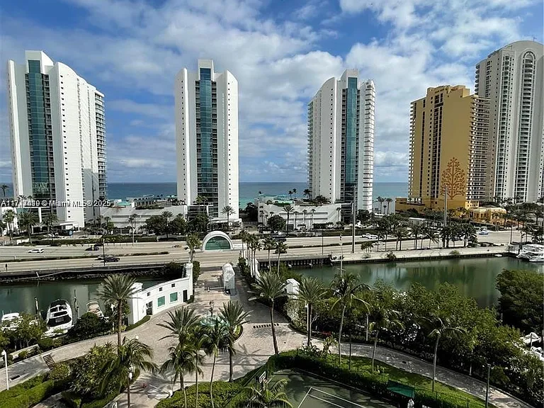 16400 Collins Ave #9 — Photo 3