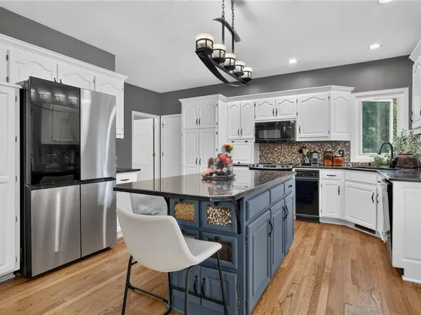 6216 NW 77th St, Kansas City, MO 64151