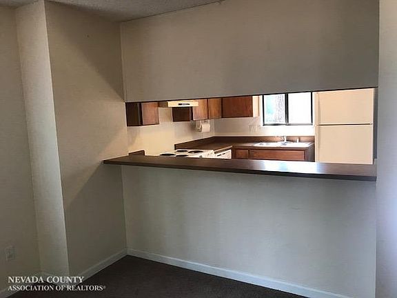 4th image of 15447 Kingsbury Cir