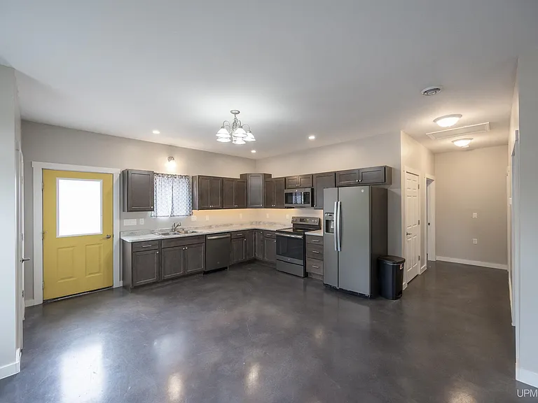 17245 Atlantic Ave — Photo 7