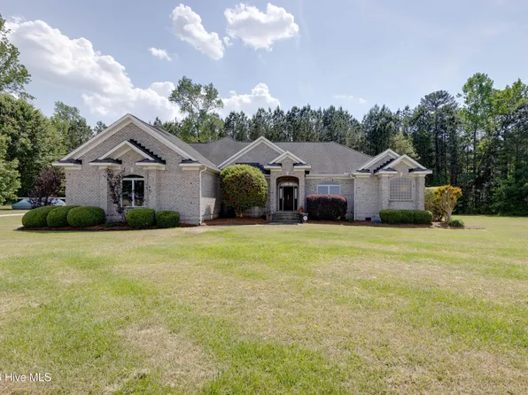 3286 J C Galloway Road, Grimesland, NC 27837