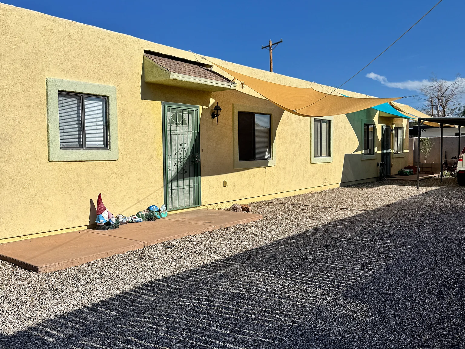 2126 N Catalina Ave — Photo 1