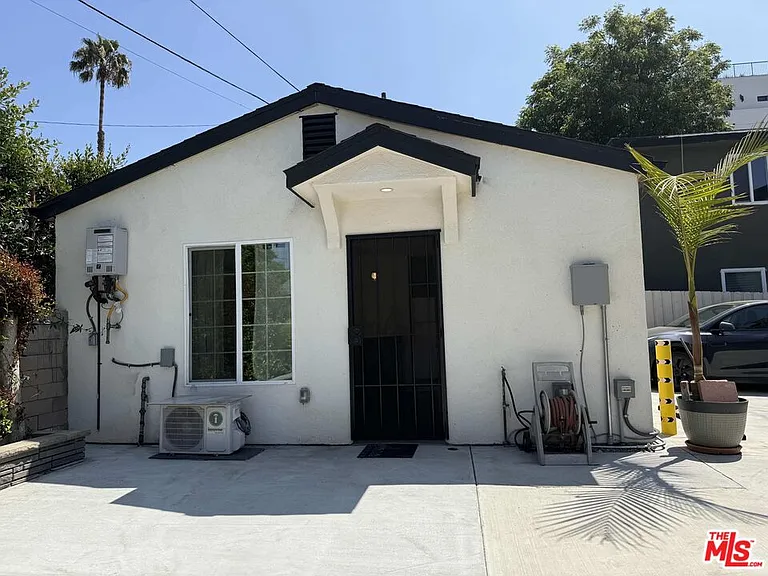 626 1/2 Silver Lake Blvd — Photo 18