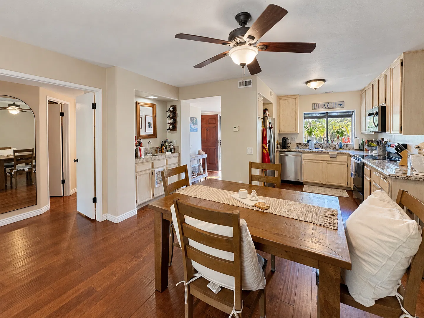 Beautiful 2 Bed Condo in La Costa — Photo 4