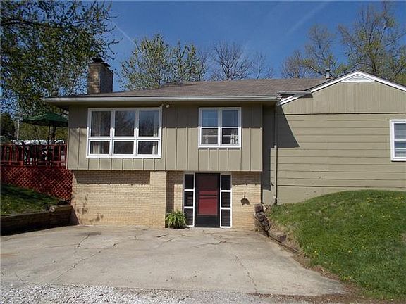 3rd image of 1005 E South Ave